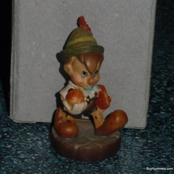 ANRI DISNEY MINIATURE 2" WOOD CARVING FROM ITALY PINOCCHIO WITH APPLE WITH BOX!